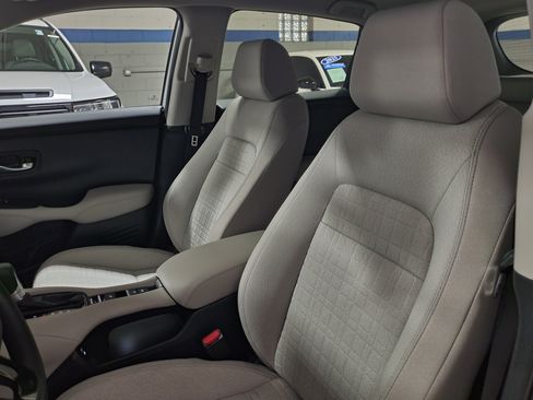 Certified 2026 Honda HR-V LX image 15