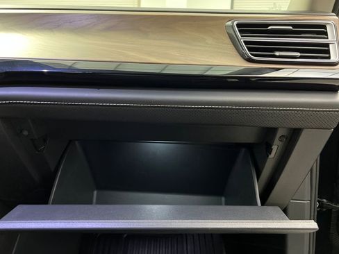 Used 2024 Volkswagen Atlas SE image 30