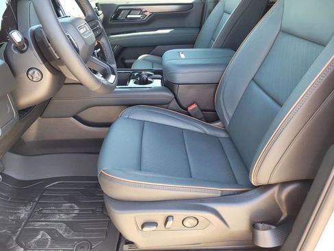 New 2026 GMC Yukon XL AT4 w/ AT4 Premium Package image 20