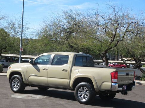Used 2016 Toyota Tacoma SR5 w/ SR5 Appearance Package (SN) image 5
