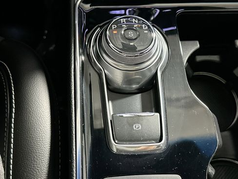 Used 2019 Ford Edge ST w/ Convenience Package image 32