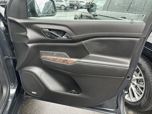 Used 2021 GMC Acadia Denali image 14