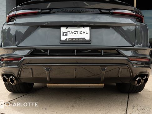 Used 2021 Lamborghini Urus AWD/4WD image 19