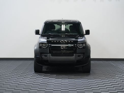 Used 2025 Land Rover Defender 110 V8 AWD/4WD image 4