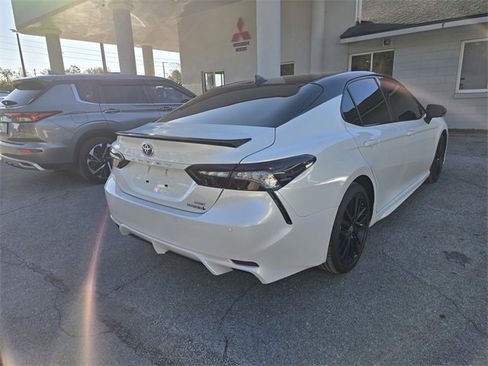 Used 2022 Toyota Camry XSE w/ Navigation Upgrade Package image 9