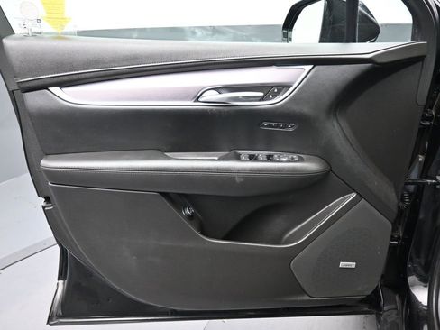 Used 2018 Cadillac XT5 Luxury image 9