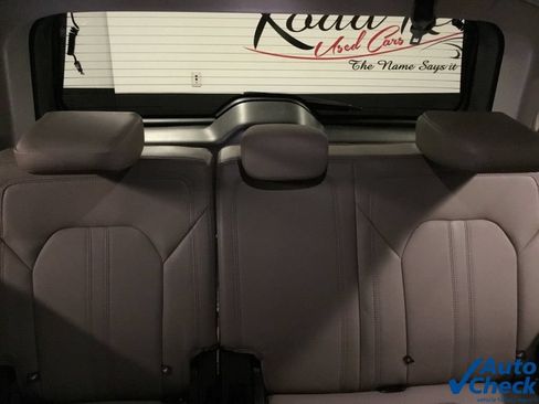 Used 2019 Ford Expedition Limited w/ Equipment Group 301A AWD/4WD image 30