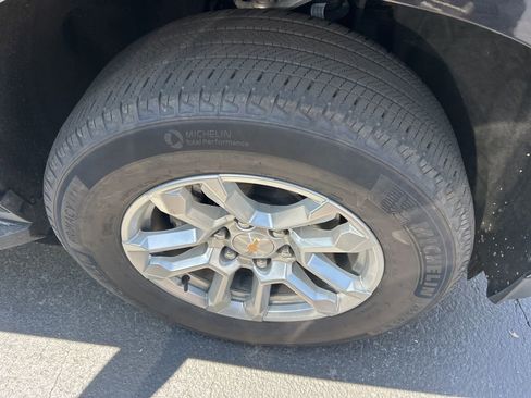 Used 2025 Chevrolet Tahoe LT image 2