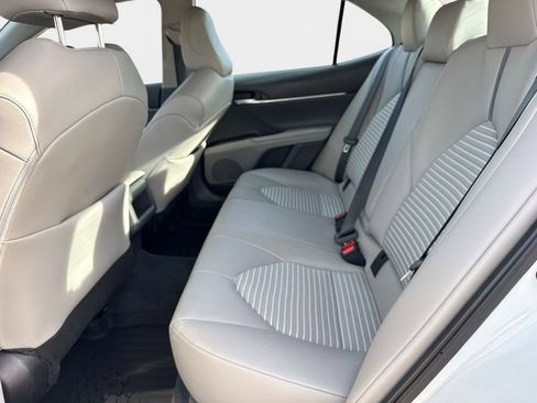 Used 2024 Toyota Camry SE image 13