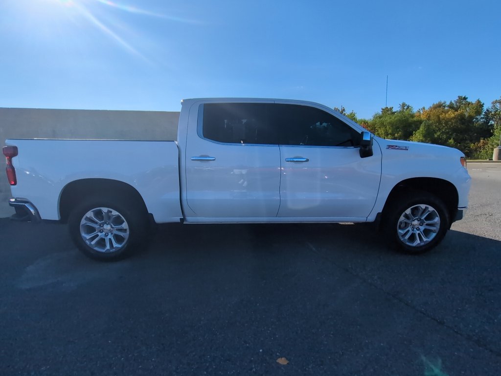 Used 2026 Chevrolet Silverado 1500 LTZ AWD/4WD image 3