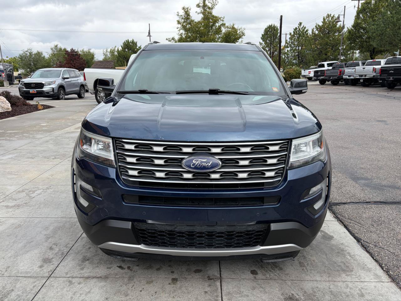 Used 2016 Ford Explorer XLT w/ Equipment Group 202A AWD/4WD image 10