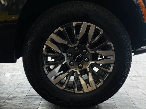 Used 2025 Chevrolet Tahoe Z71 AWD/4WD image 22