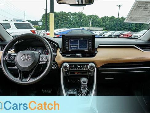 Used 2021 Toyota RAV4 XLE FWD image 38