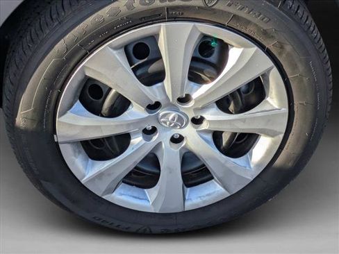 Used 2025 Toyota Corolla LE FWD image 14
