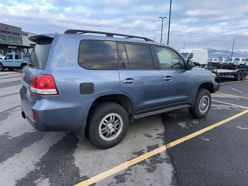 Used 2011 Toyota Land Cruiser image 7