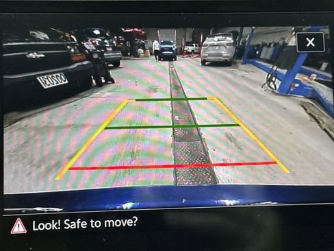 Used 2021 Volkswagen Tiguan SE image 15