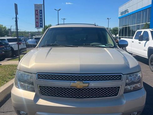 Used 2012 Chevrolet Tahoe LTZ AWD/4WD image 2
