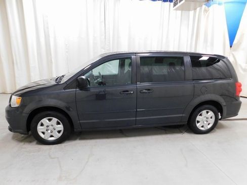 Used 2012 Dodge Grand Caravan SE image 2