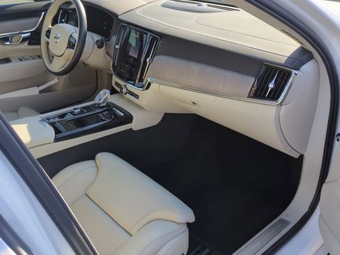 Used 2024 Volvo S90 T8 Ultimate w/ Lounge Package image 24