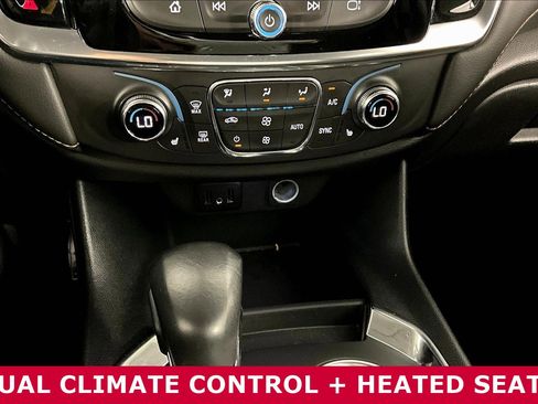 Used 2021 Chevrolet Traverse LT FWD image 15