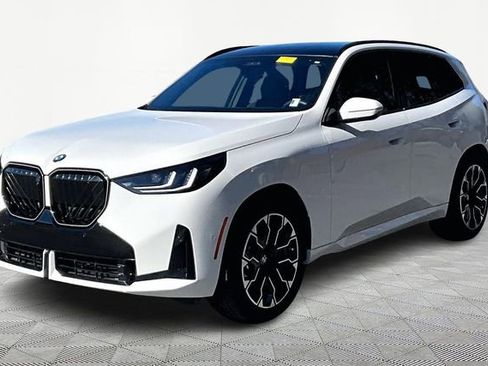 Used 2025 BMW X3 xDrive30i w/ Premium Package image 3