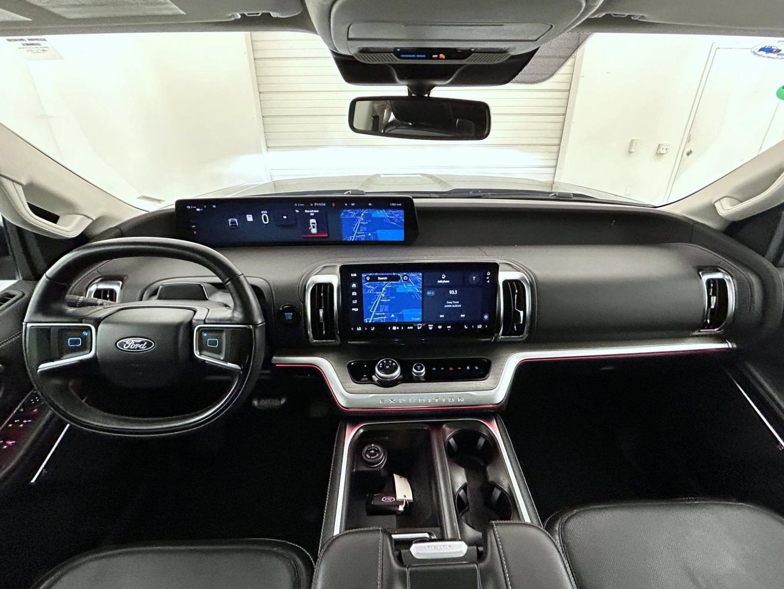 Used 2025 Ford Expedition Platinum AWD/4WD image 14
