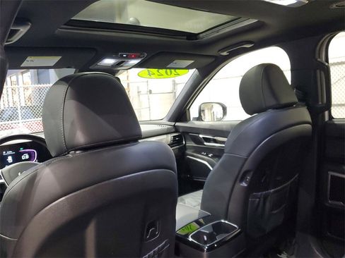 Used 2024 Kia Telluride EX X-Line image 12