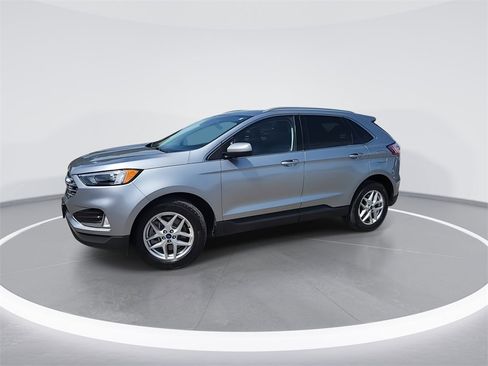 Used 2022 Ford Edge SEL w/ Convenience Package image 4