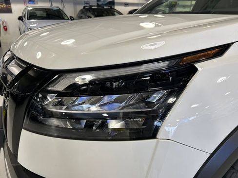 Used 2023 Nissan Pathfinder Rock Creek AWD/4WD image 7