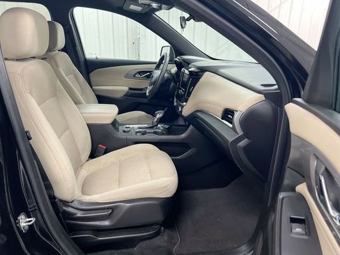 Used 2023 Chevrolet Traverse LS FWD image 21