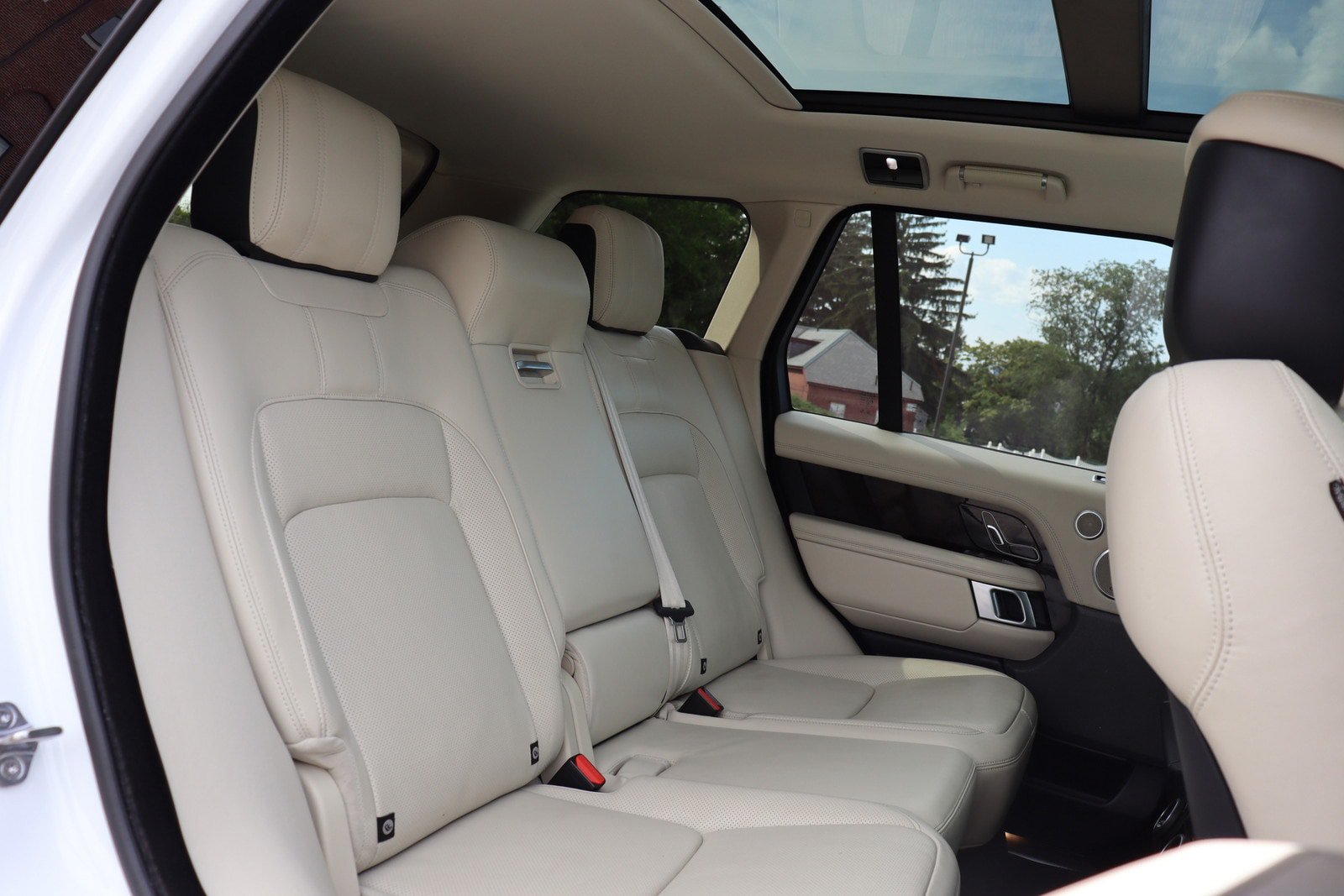 Used 2021 Land Rover Range Rover HSE AWD/4WD image 19