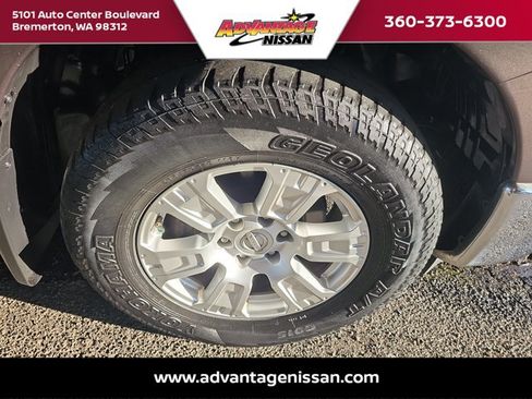 Used 2017 Nissan Titan SV image 24