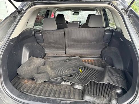 Used 2021 Toyota RAV4 XLE AWD/4WD image 28