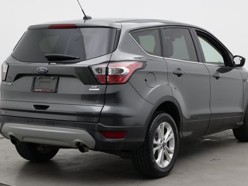 Used 2017 Ford Escape SE FWD image 7