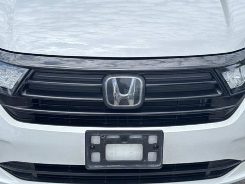 Used 2023 Honda Odyssey Sport image 8