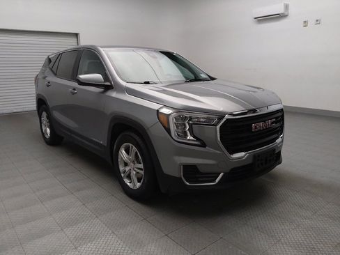 Used 2023 GMC Terrain SLE image 13
