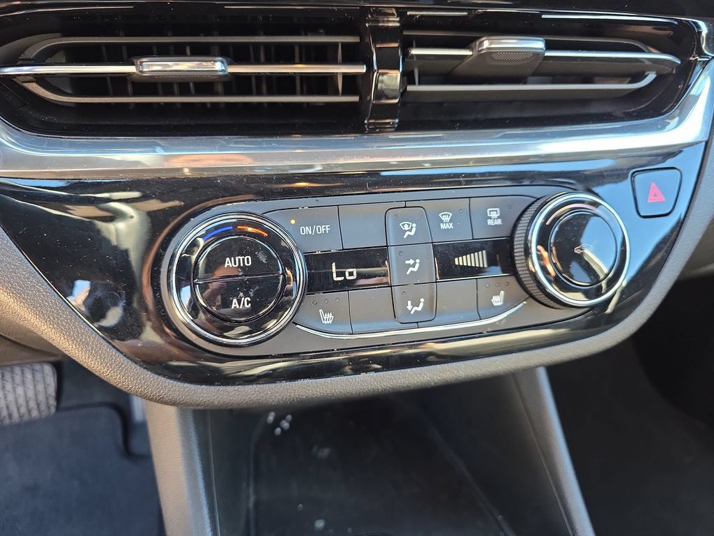 Used 2024 Buick Envista Sport Touring w/ Convenience I Package FWD image 21