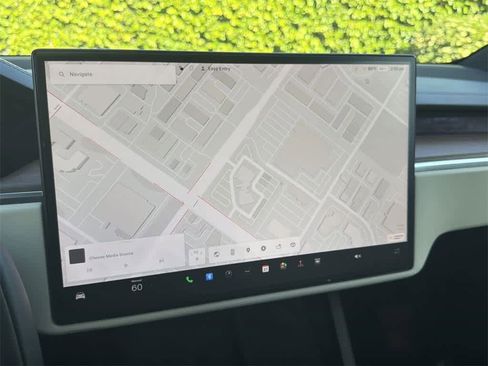 Used 2022 Tesla Model X image 12