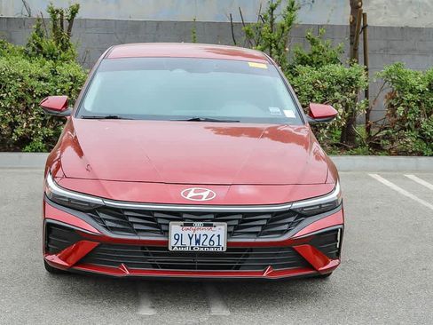 Used 2024 Hyundai Elantra SEL FWD image 2