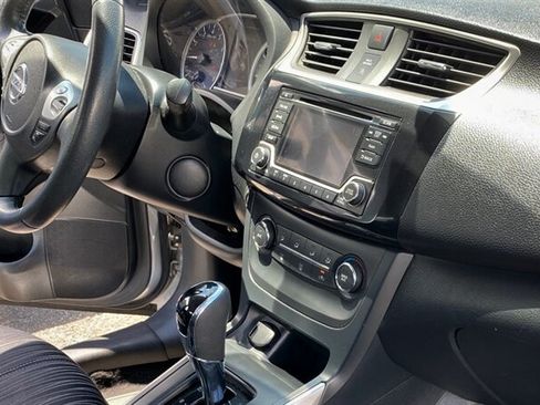 Used 2016 Nissan Sentra SV FWD image 10
