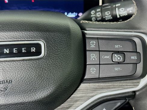 Used 2024 Jeep Wagoneer Series II w/ Flexible Seating Group RWD image 14