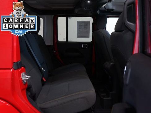 Used 2025 Jeep Wrangler Unlimited Sahara w/ Safety Group AWD/4WD image 31
