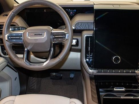 Used 2025 GMC Yukon XL Denali image 18