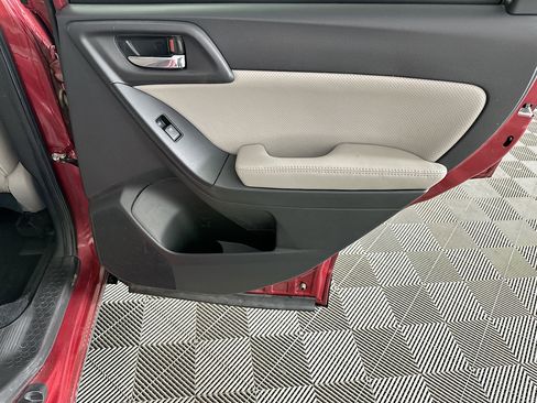 Used 2015 Subaru Forester 2.5i Limited image 30