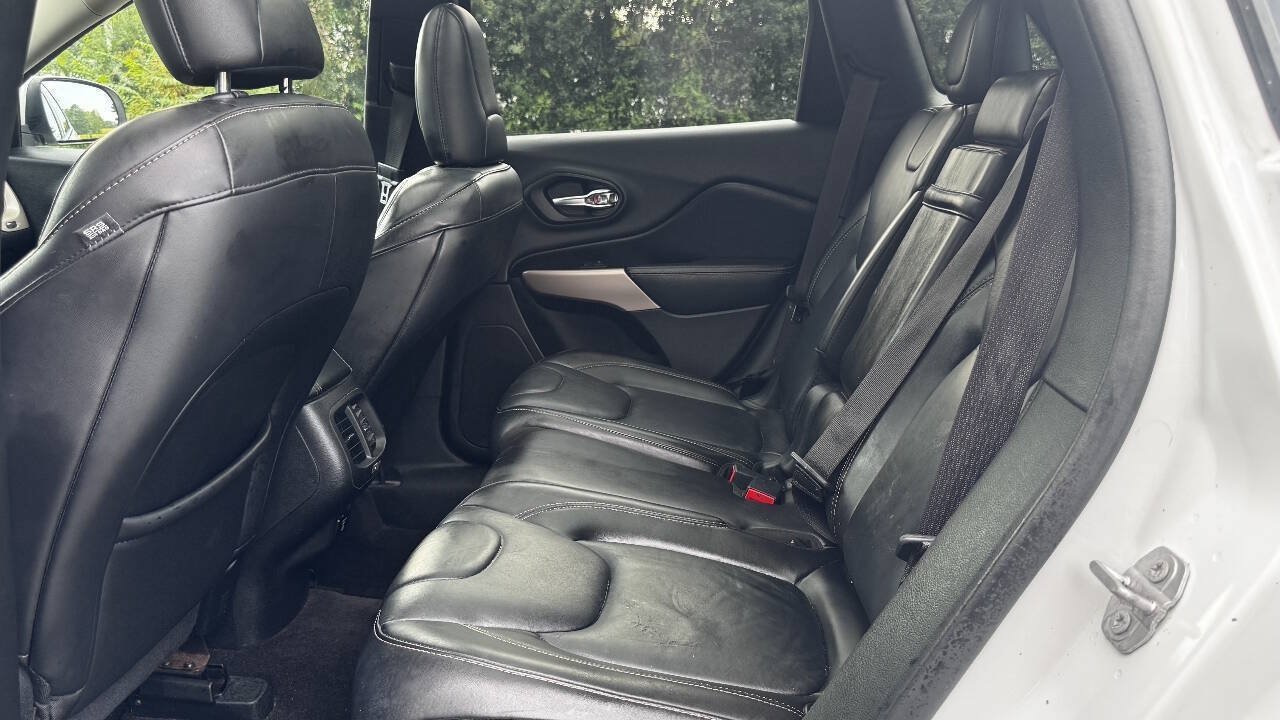 Used 2017 Jeep Cherokee Limited AWD/4WD image 11