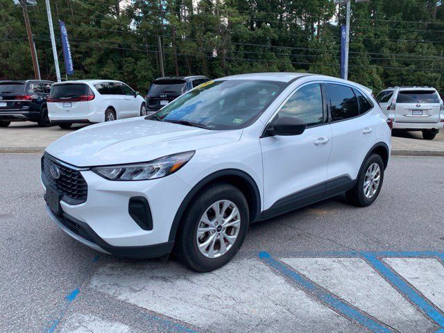 Used 2024 Ford Escape Active AWD/4WD image 3