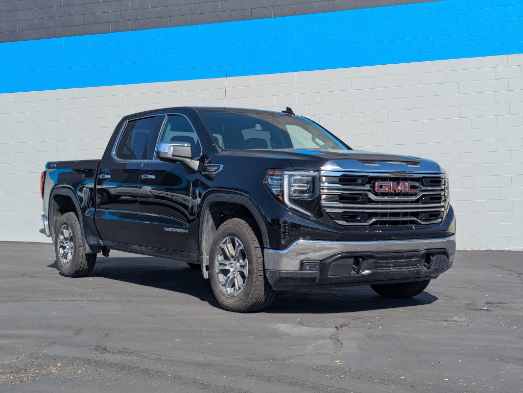 Used 2025 GMC Sierra 1500 SLT AWD/4WD image 1