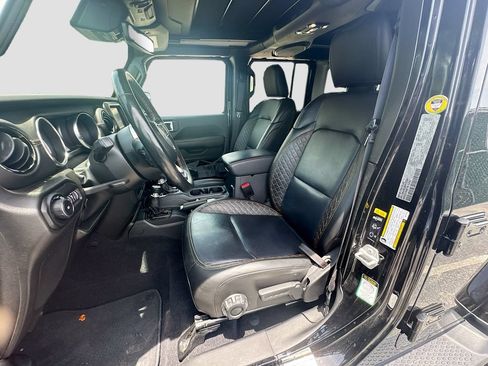Used 2022 Jeep Wrangler Unlimited Sahara AWD/4WD image 23