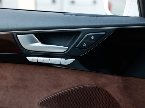 Used 2014 Audi A8 L TDI w/ Premium Package image 54