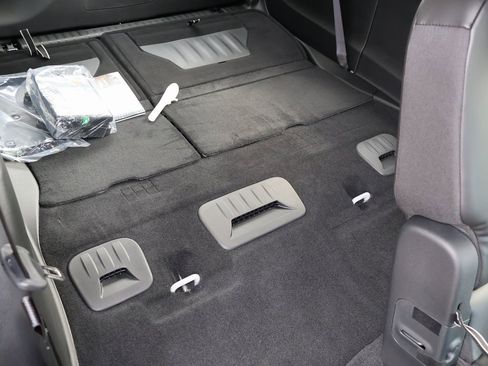 New 2026 Chrysler Pacifica Select image 12